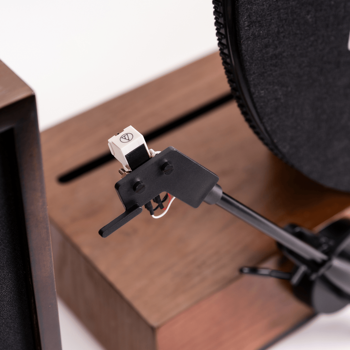 Fuse Audio GLD Vertical Vinyl Record Player - ATE